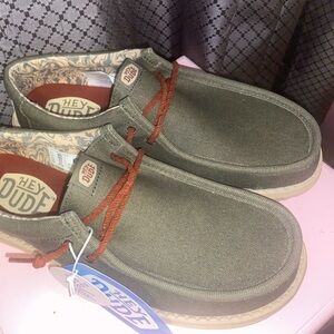 HeyDude men’s size 9